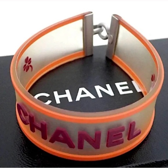 Vintage 2001 CHANEL Logo Camellia Orange Violet Rubber Cuff Bracelet - Picture 1 of 11